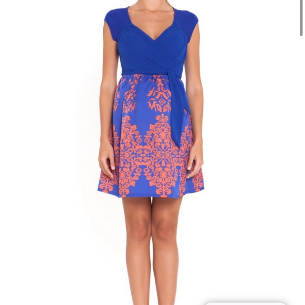 Beautiful maternity dress!